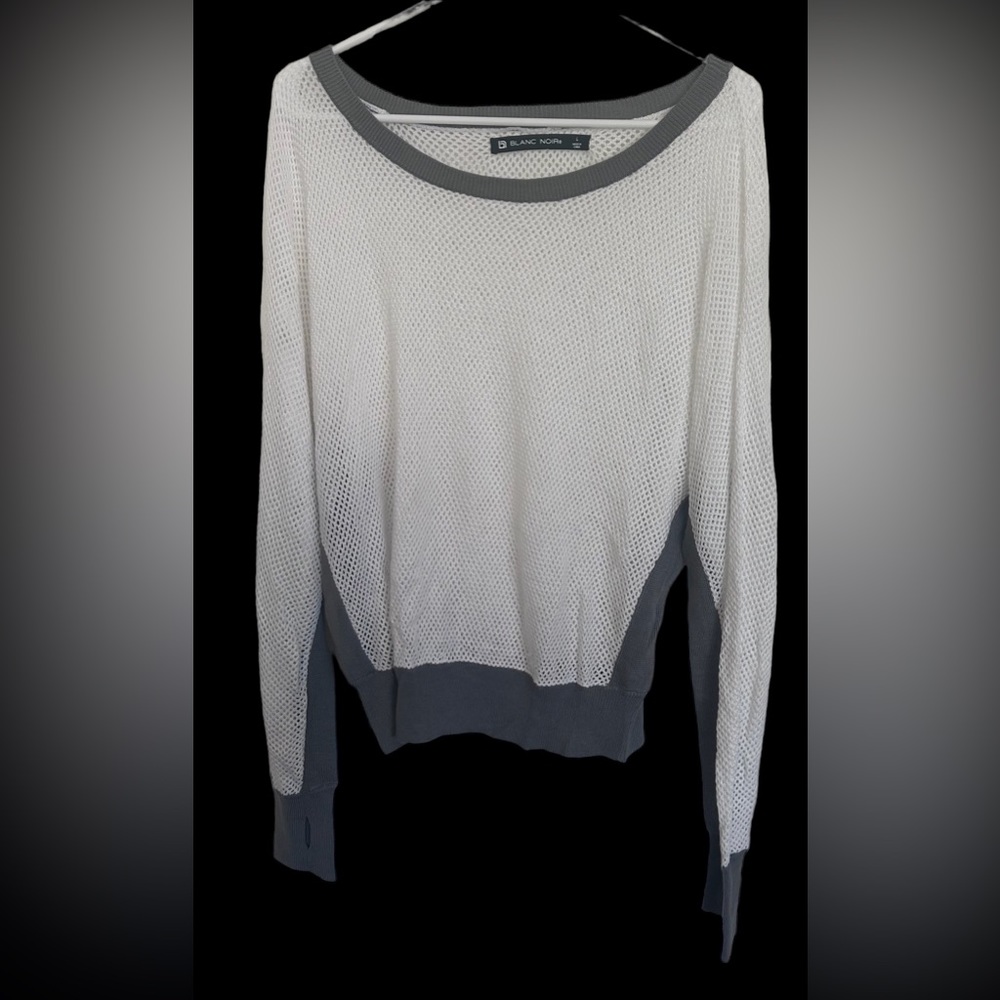 NWOT Blanc Noir women’s Size large tunic sweater (1 orange plastic tag left)